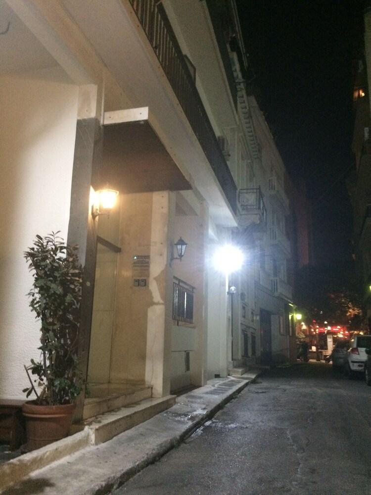Living Near Acropolis By Sylvia Staikou 2Nd & 3D Floor Apartment Athens Exterior photo